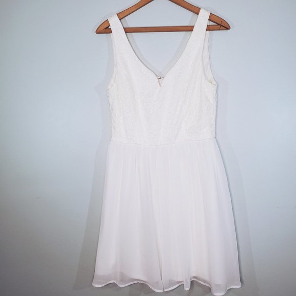 Francesca's White Sweetheart Neckline Lace Formal Dress M - Picture 6 of 12